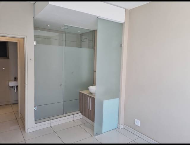 2 BEDROOM APARTMENT TO LET IN ROSEBANK